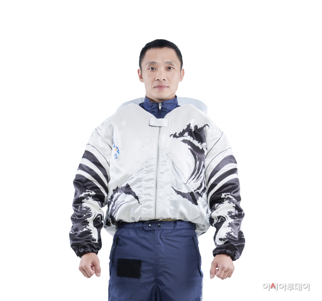 2-3. 7기_황이태_상반신