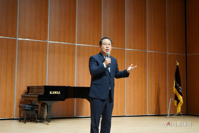 사회복지사가 행복하면 시민은 더 행복해진다