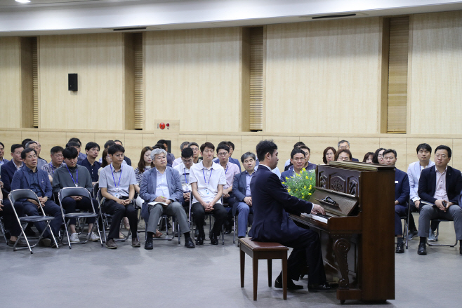 평택시, 이색적인 분위기 월례조회 눈길