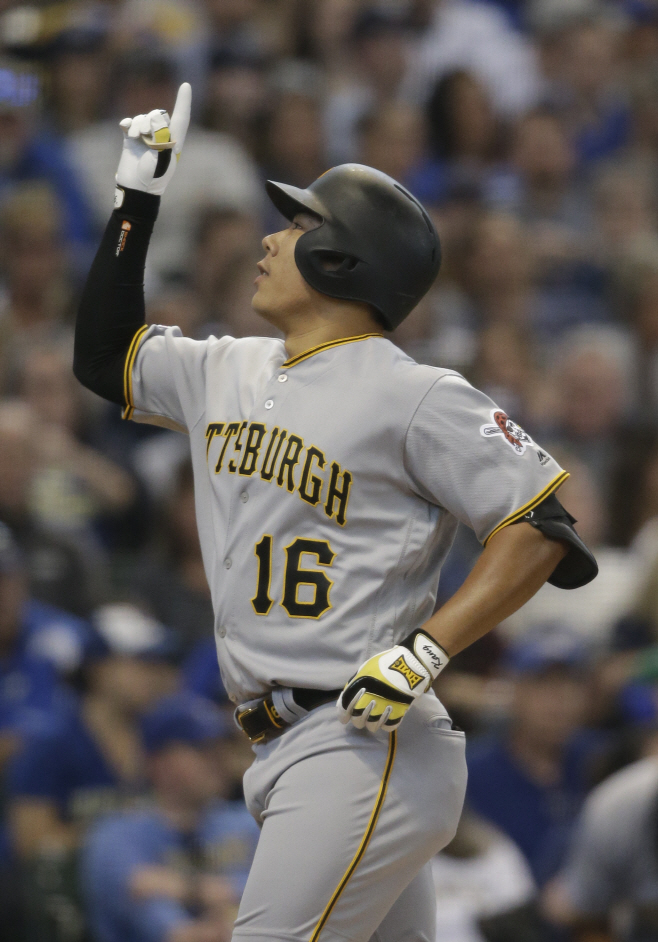 Pirates Brewers Baseball <YONHAP NO-0765> (AP)