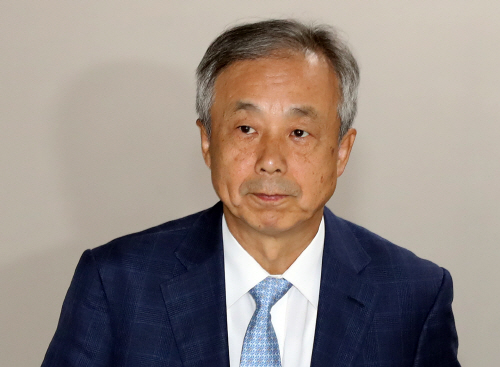 법정 향하는 이현동 전 국세청장