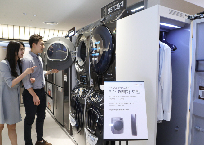 (롯데쇼핑 홍보실) 건조기 의류관리기는 선택 아닌 필수(가로1)