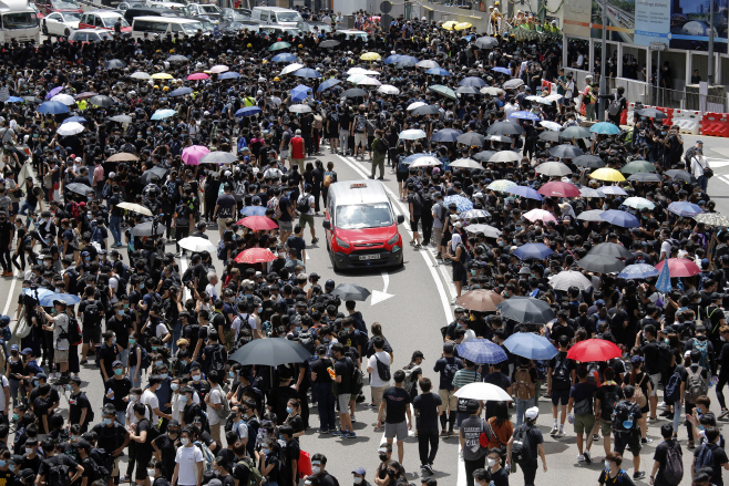 APTOPIX Hong Kong Protests <YONHAP NO-3231> (AP)