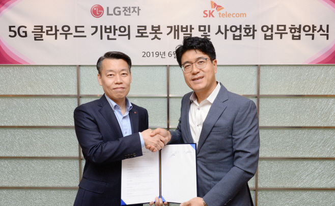 LG전자-SK텔레콤, 5G-로봇 융복합기술 공동개발01