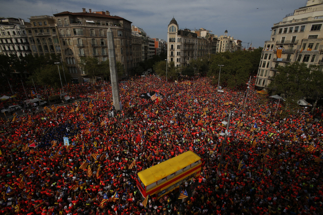 바르셀로나 카탈루냐 분리독립 지지집회에 100만 운집