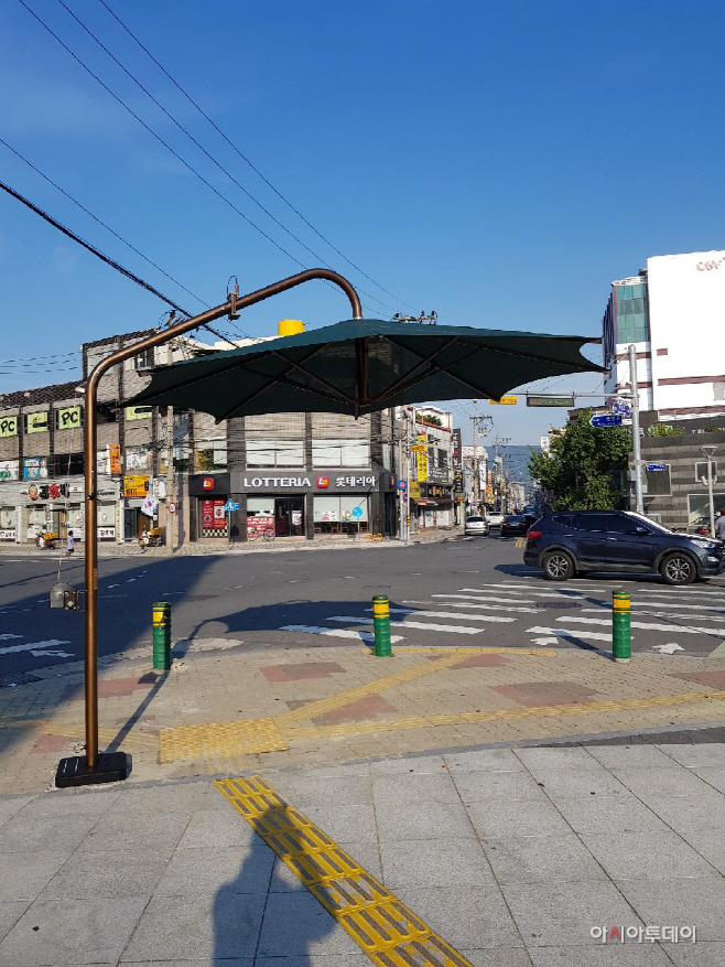 1.지난해 폭염 그늘막 설치 장면