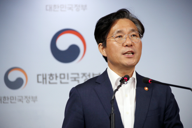 성윤모 장관, 일본 수출규제강화조치 관련 브리핑