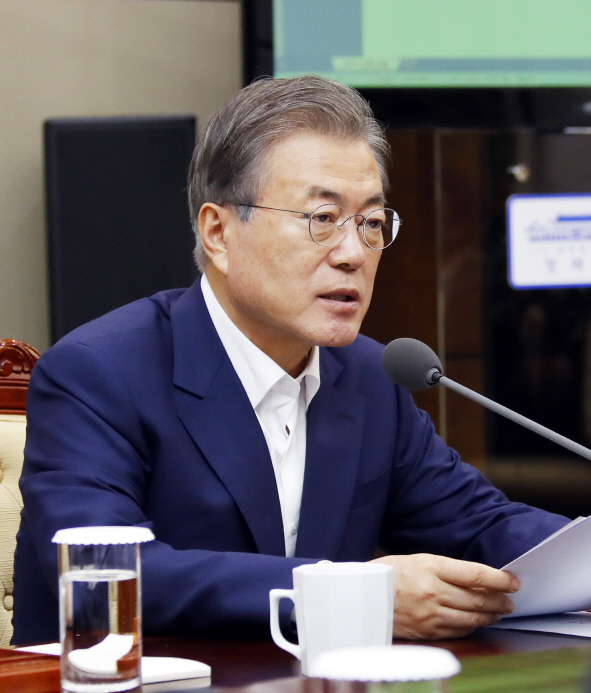 문 대통령, '일본의 수출 규제는'