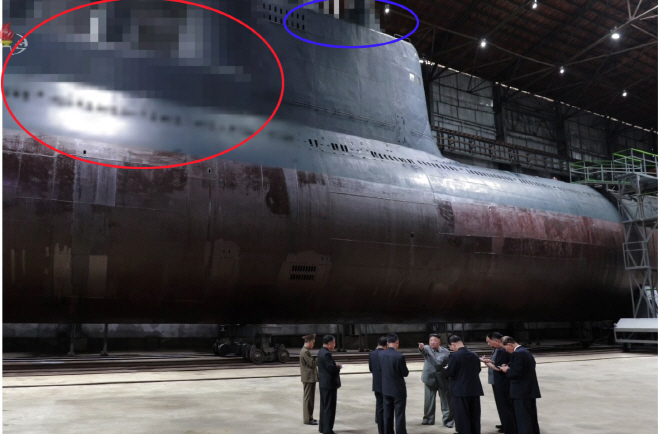 북한 중앙TV, 새 잠수함에 모자이크 처리해 공개