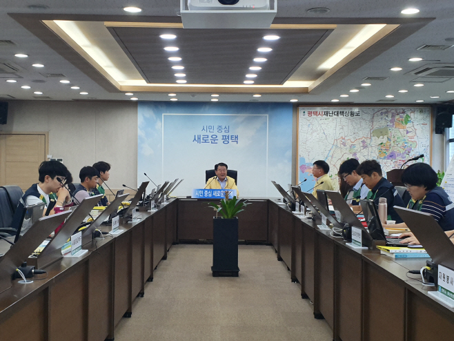 평택시의회 권영화 의장, 시 재난종합상황실 현장방문 관계자