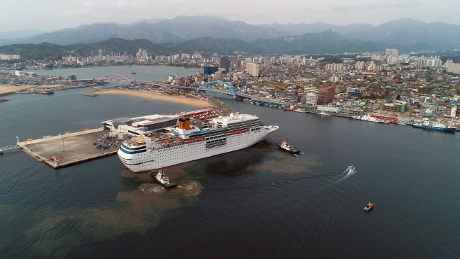 속초항 입항하는 크루즈
