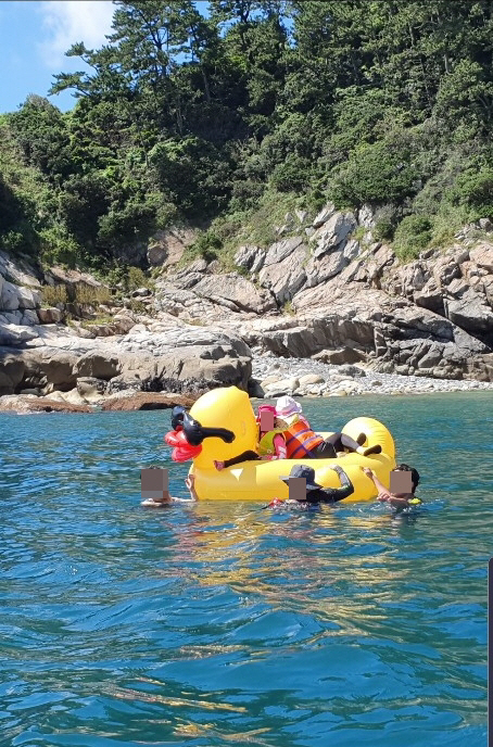 바람과 조류에 떠밀려 표류중인 모습