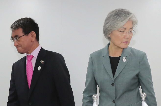 '각자의 자리로'