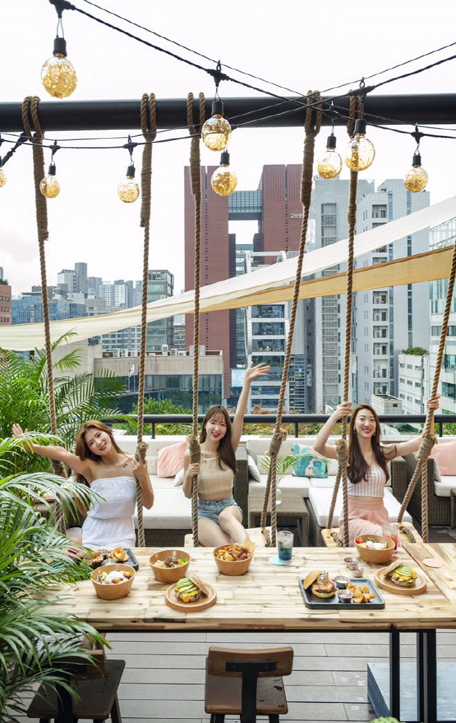 [르 메르디앙 서울] 비치 풀 & 스윙 바_1