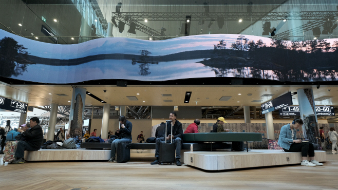 삼성전자 스마트 LED 사이니지_핀란드 헬싱키 반타 공항(1)