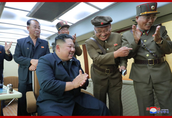 북한 김정은, 어제 또다시 '새 무기' 시험사격 지도