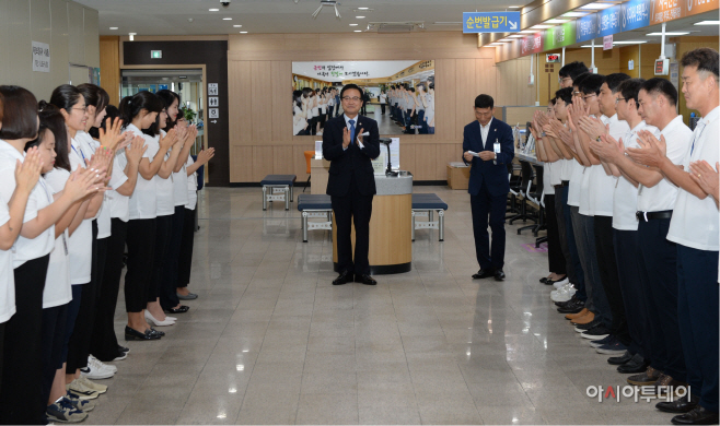 한정우 창녕군수, 민원공무원과 친절 실천 다짐 (2)