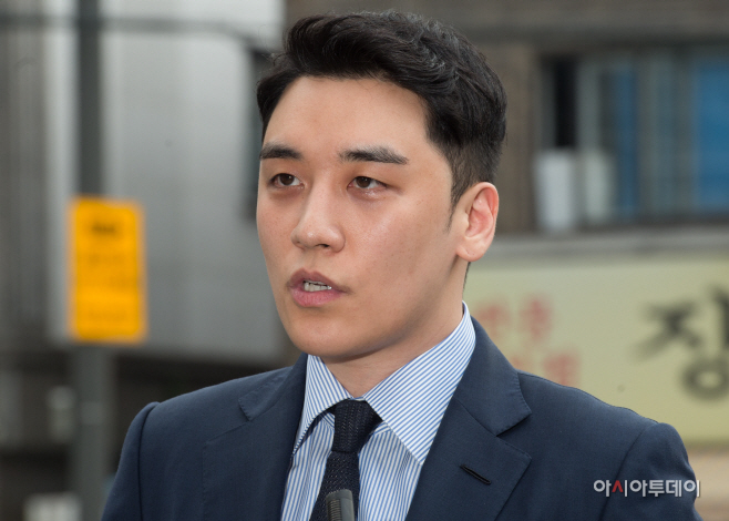 [포토]경찰 조사받는 승리