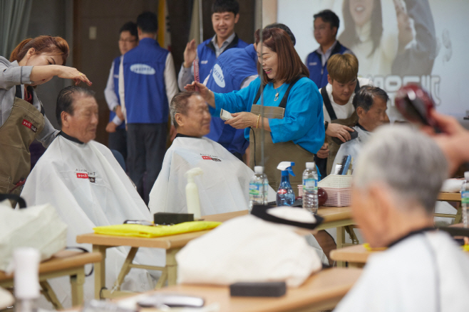 [신라면세점] 사랑의 이발소 행사 (2)