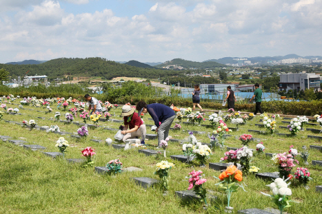 서산희망공원 추석 앞두고  미리 찾은 성묘객