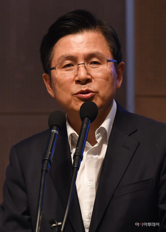 [포토]인사말하는 황교안 자유한국당 대표