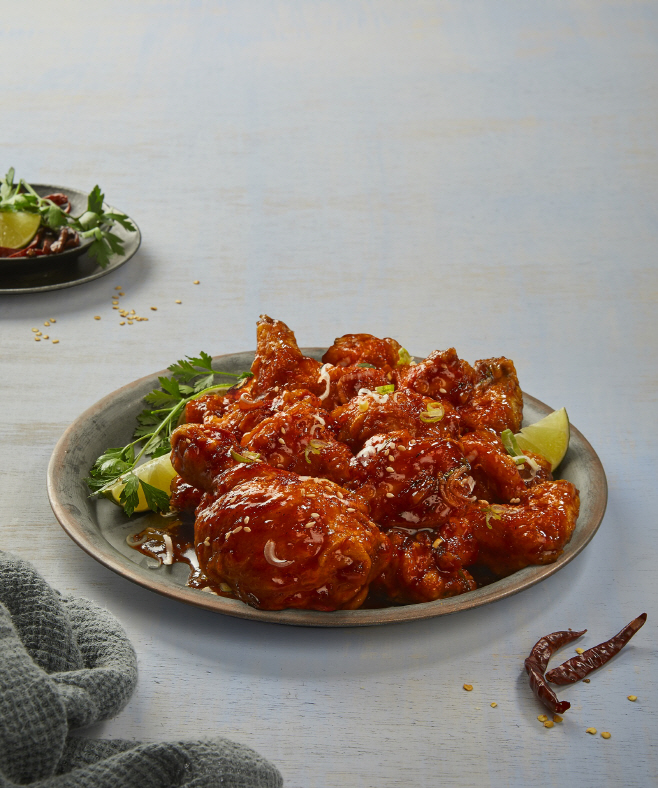 BBQ, 매콤달콤의 극치! 극한매운왕갈비치킨 출시_02