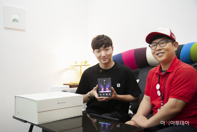 SKT, ‘갤럭시 폴드 5G’ 전국 당일 개통 진행_1