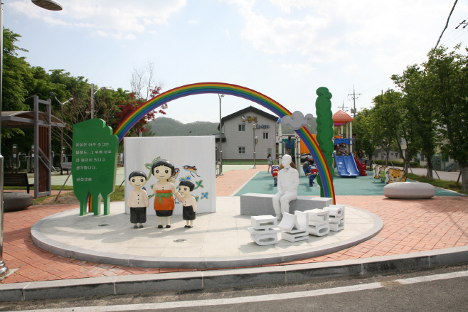 농촌개발사업으로_조성한_일직면_몽실공원)
