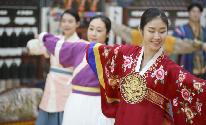 01_국립국악원_무용단_처용_연습모습_가야_이하경