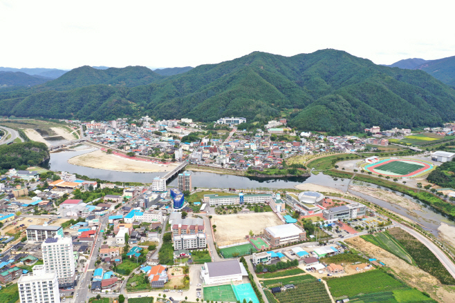 농촌 개발로 지역에 활력 불어 넣어-청송읍전경)