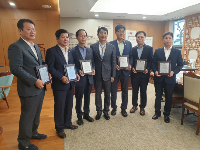 2019년 경북 상반기 일자리창출 평가 ‘우수’ 수상 장면