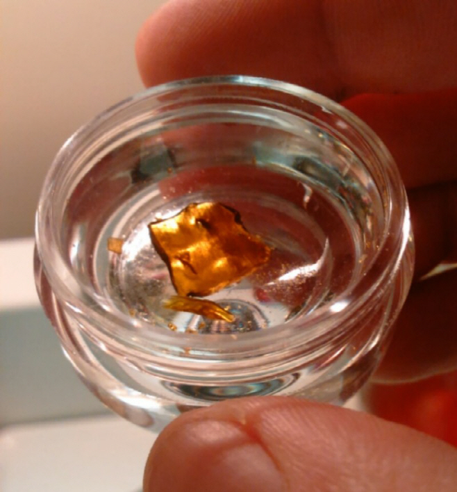800px-Shatter_marijuana_concentrate