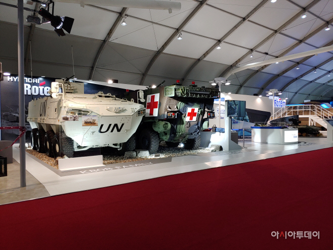 사진. ADEX 2019에 참가한 현대로템 부스 전경(2)
