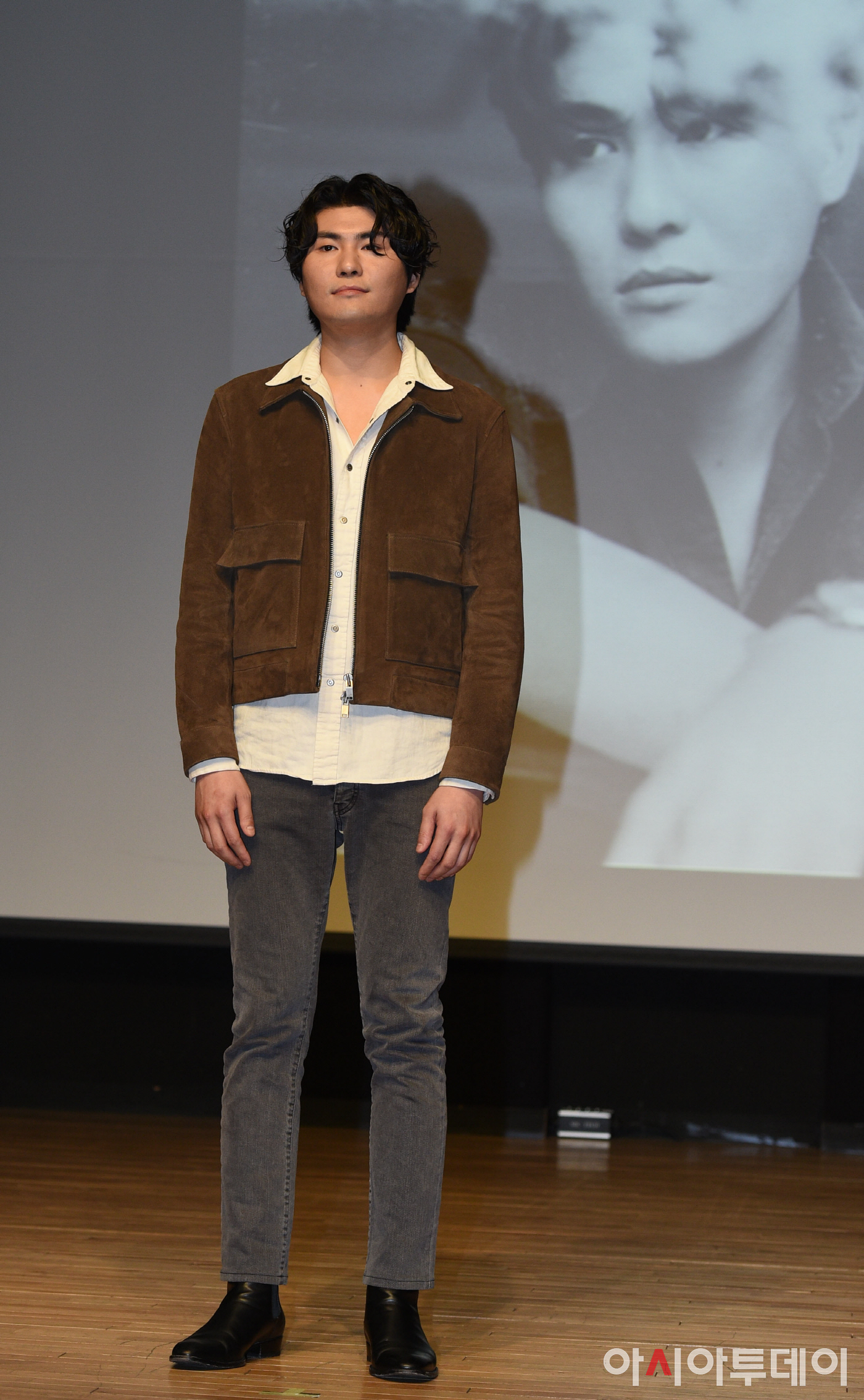 [포토]카더가든, ‘감성 넘치는 포스’ - 아시아투데이 [포토]카더가든, ‘감성 넘치는 포스’