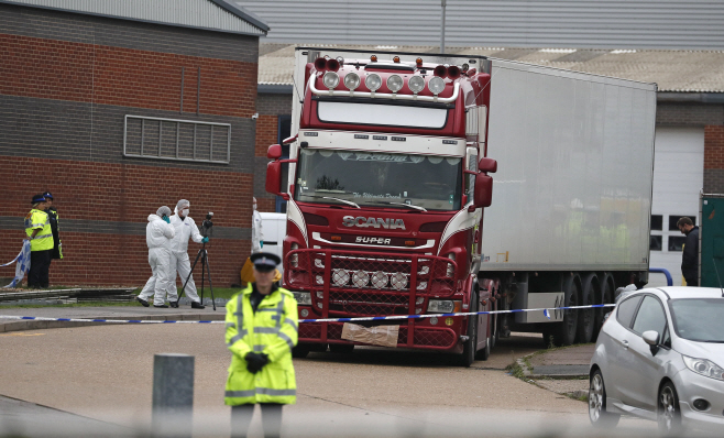 Britain Truck Bodies China Migration <YONHAP NO-5369> (AP)