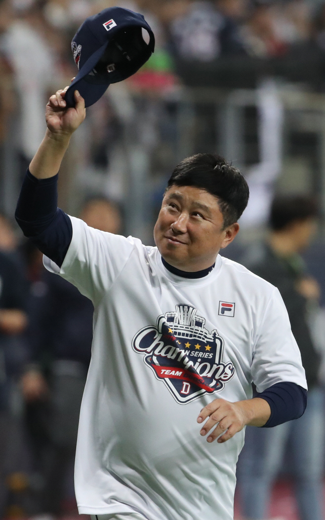 우승 미소<YONHAP NO-3095>
