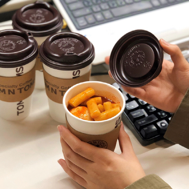 CU 탐앤탐스 떡볶이_1