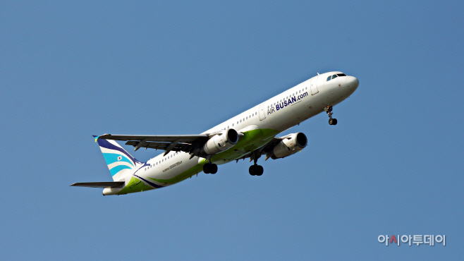 에어부산 AIRBUS 321-200 항공기 사진