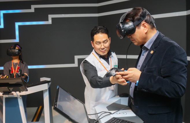 VR