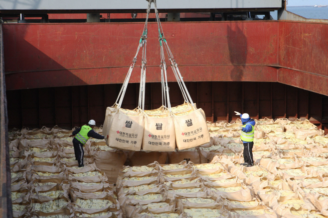 정부, WFP통해 국내산 쌀 5만t 북에 제공<YONHAP NO-3251>