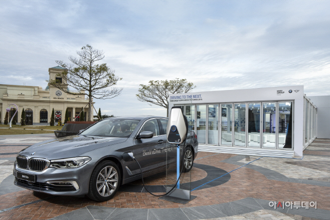 사진-BMW 뉴 530e i퍼포먼스 출시(3)