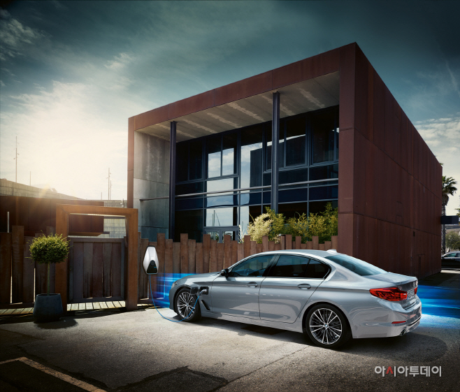 사진-BMW 뉴 530e i퍼포먼스 출시(1)