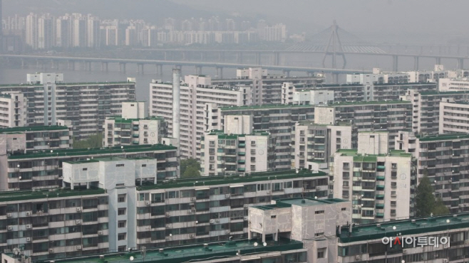 강남의 아파트 단지, 연합