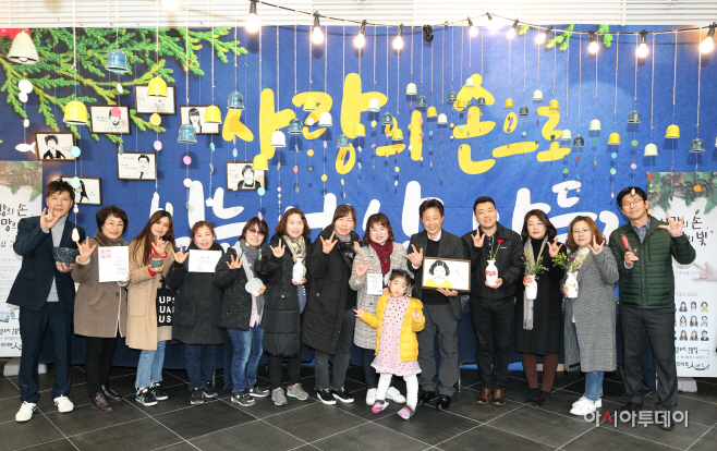 19-1227 플라이애시 도자기 전시회 사진