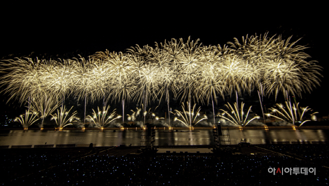 2019년 포항 국제 불빛축제 불꽃/제공=포항시