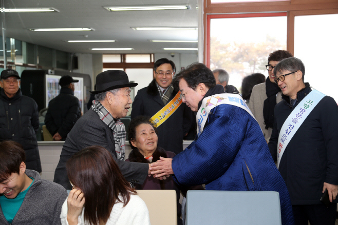 권영세_안동시장_귀성객_맞이_(1)