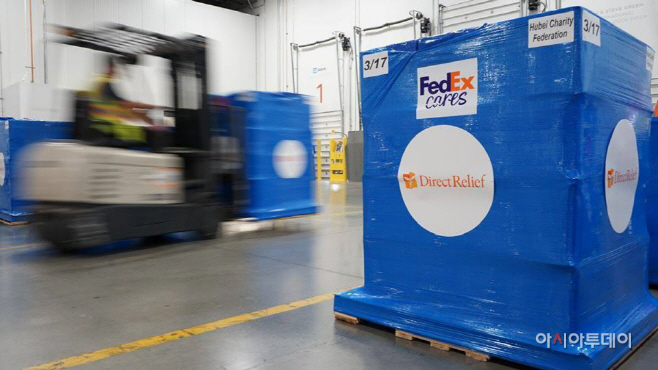 [사진자료] 페덱스(FedEx), 응급 의료품 운송 지원