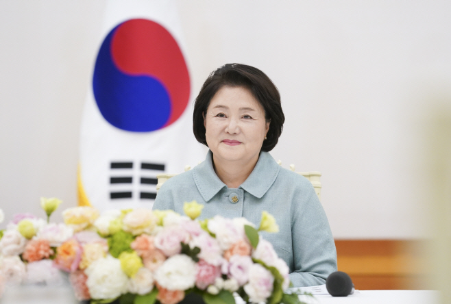 김정숙 여사, 재외문화원장ㆍ문화홍보관 격려 오찬