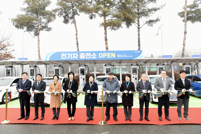킨텍스 제1전시장 주차장 내에 30분 이내 10대 동시 초고속 완