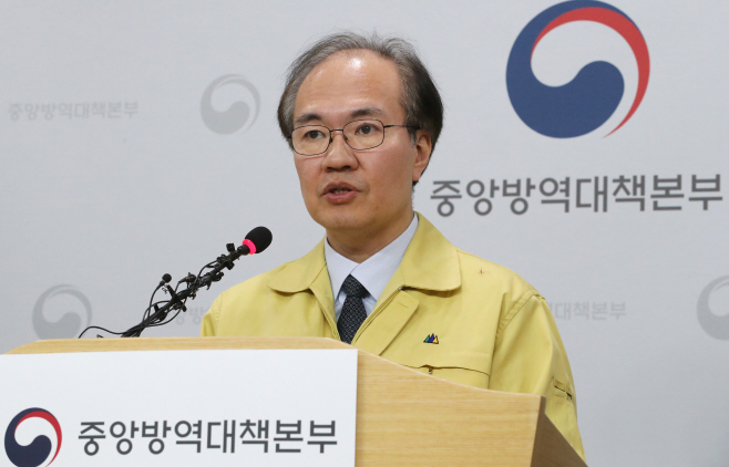 권준욱 부본부장 '현재 427명이 추가돼 총 2,022명이 확진'